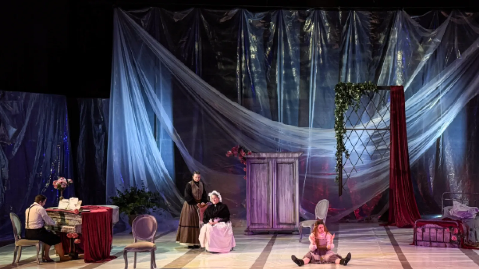 News: The Lantern features Opera Theatre's "The Turn of the Screw"